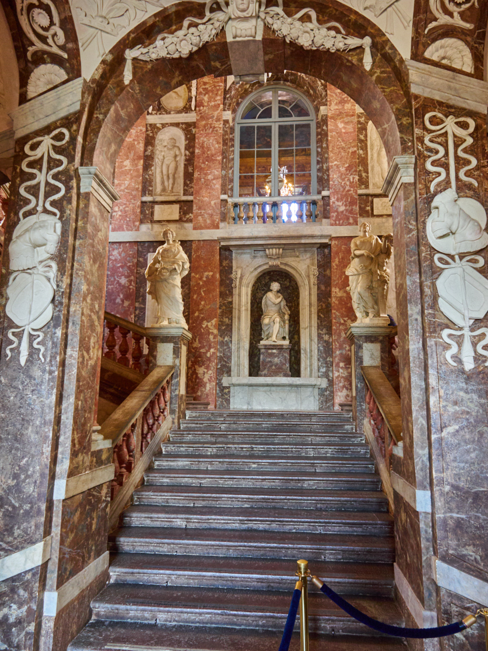 127 Stockholm 15 06 19 76