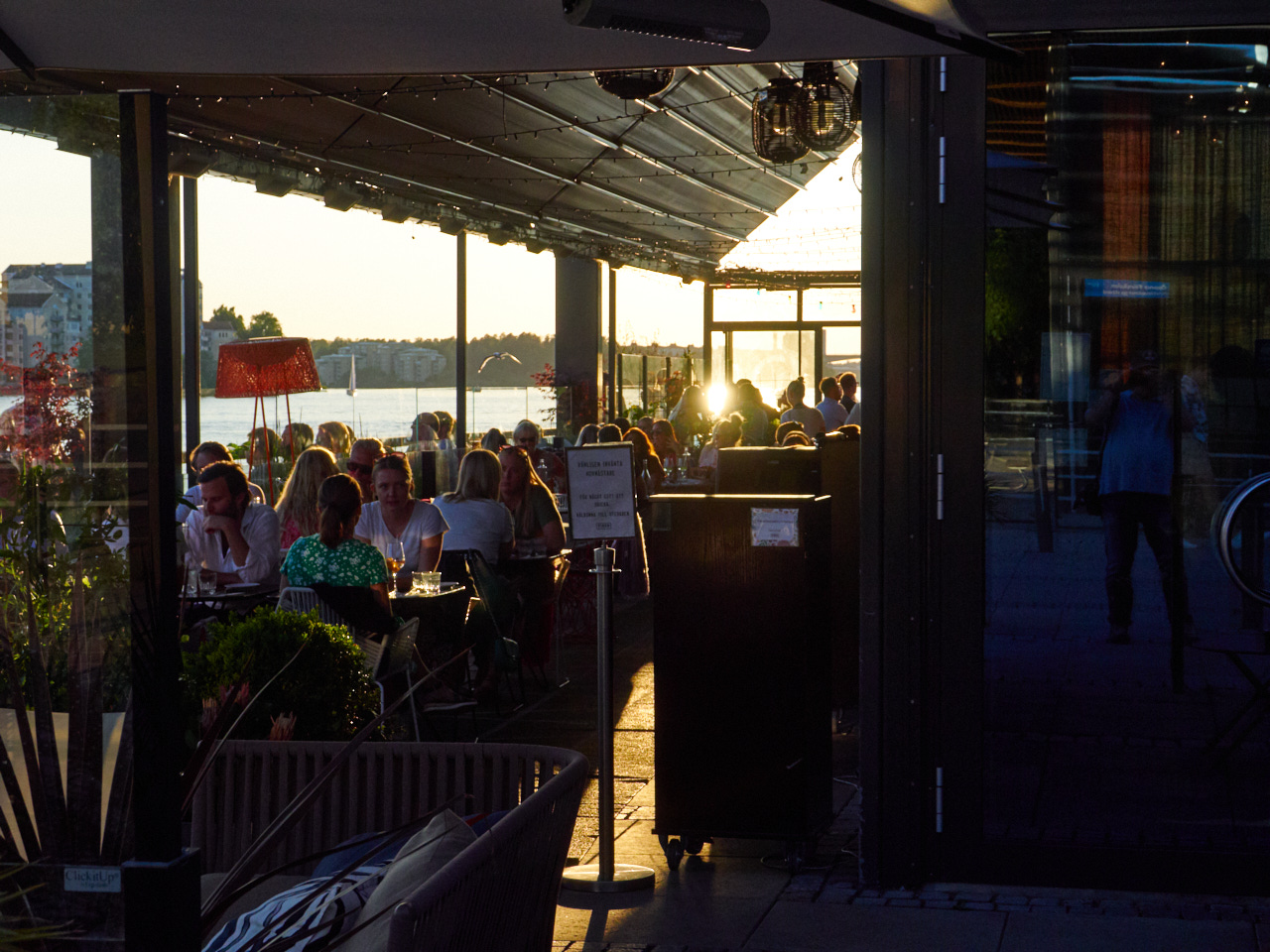 130 Stockholm 15 06 19 79