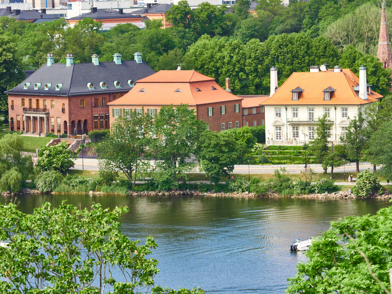 200 Stockholm 16 06 19 52