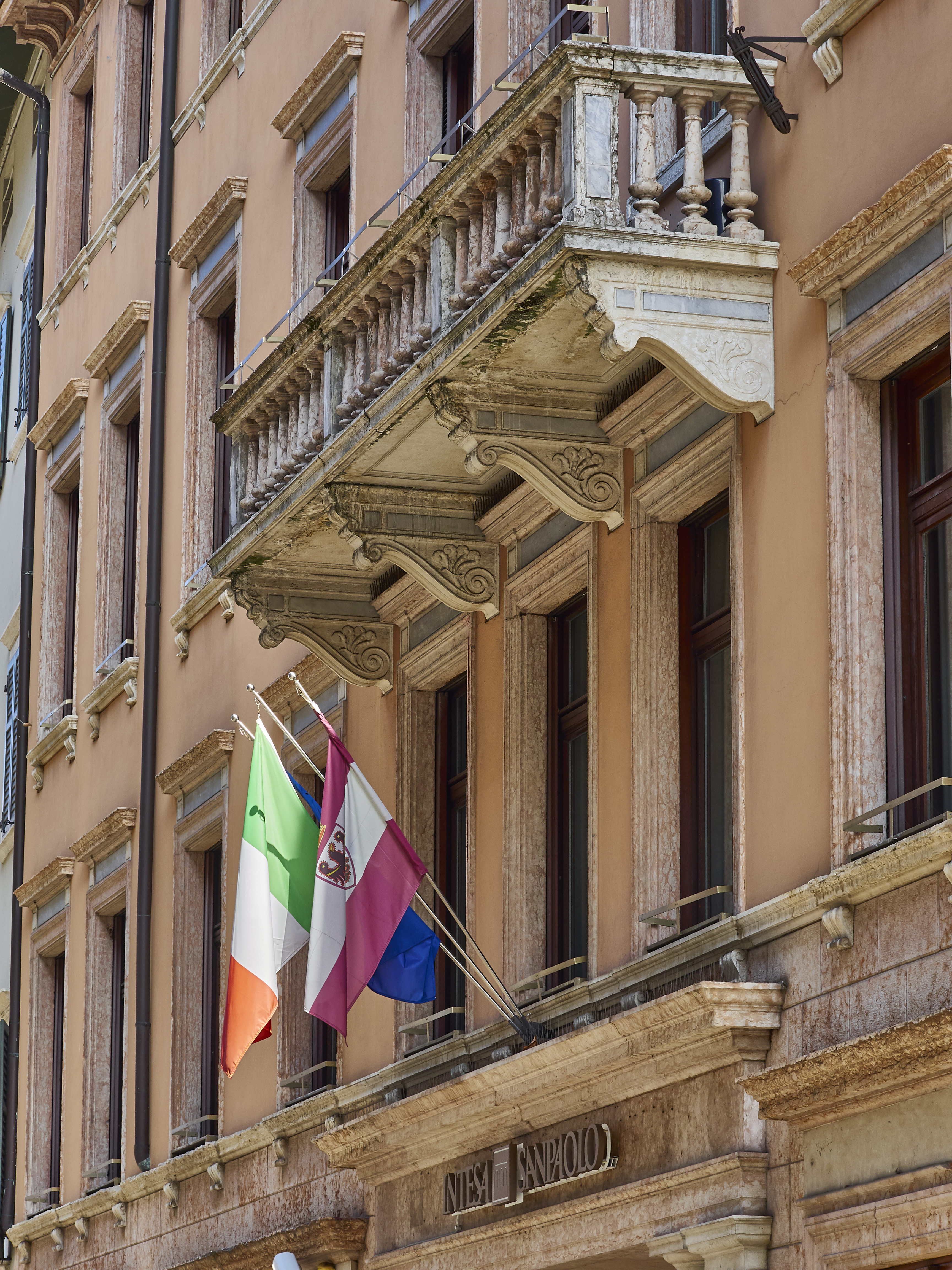 Ledrosee 18 09 19 55