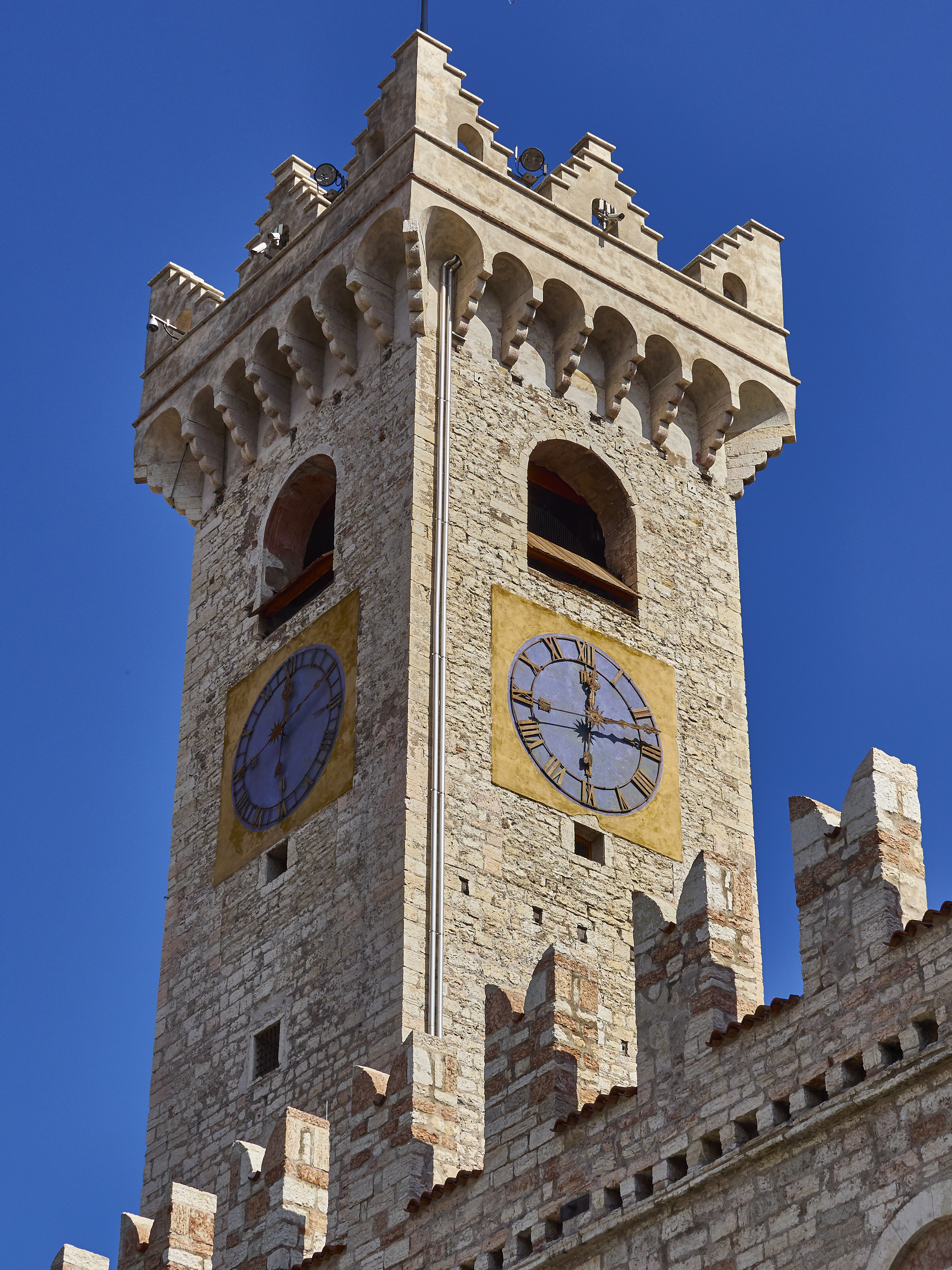 Ledrosee 18 09 19 66