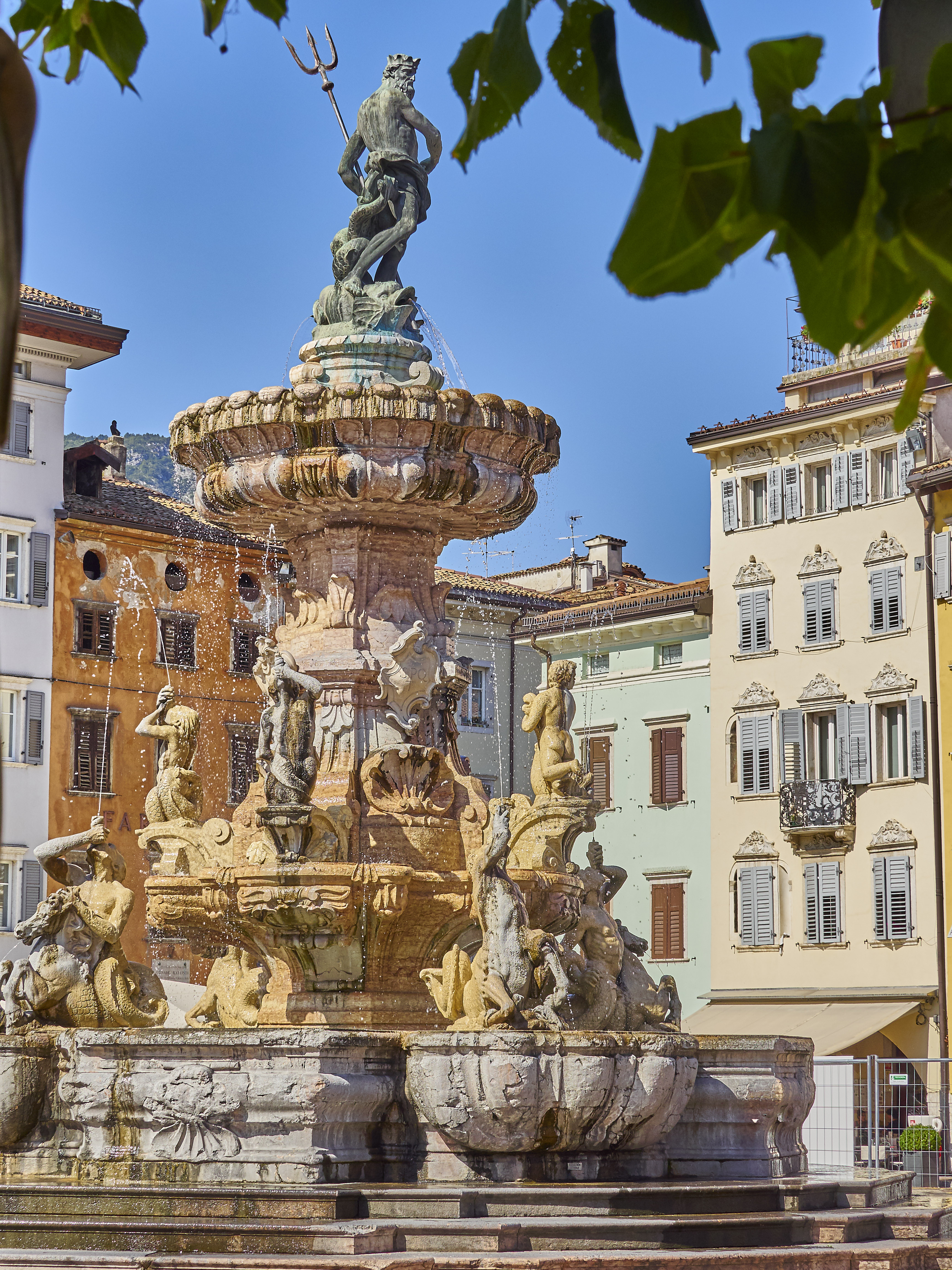 Ledrosee 18 09 19 69