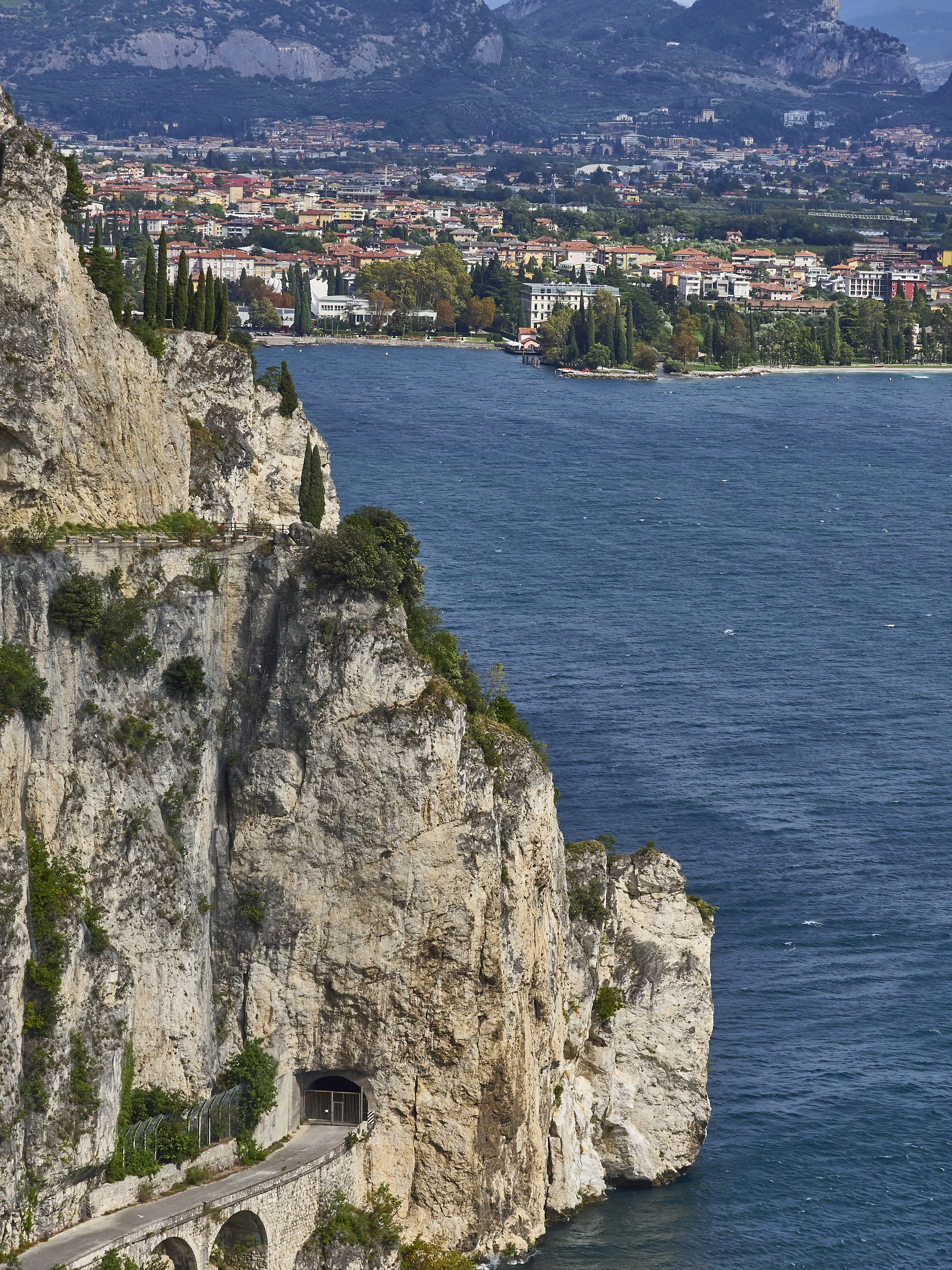 Ledrosee 20 09 19 36