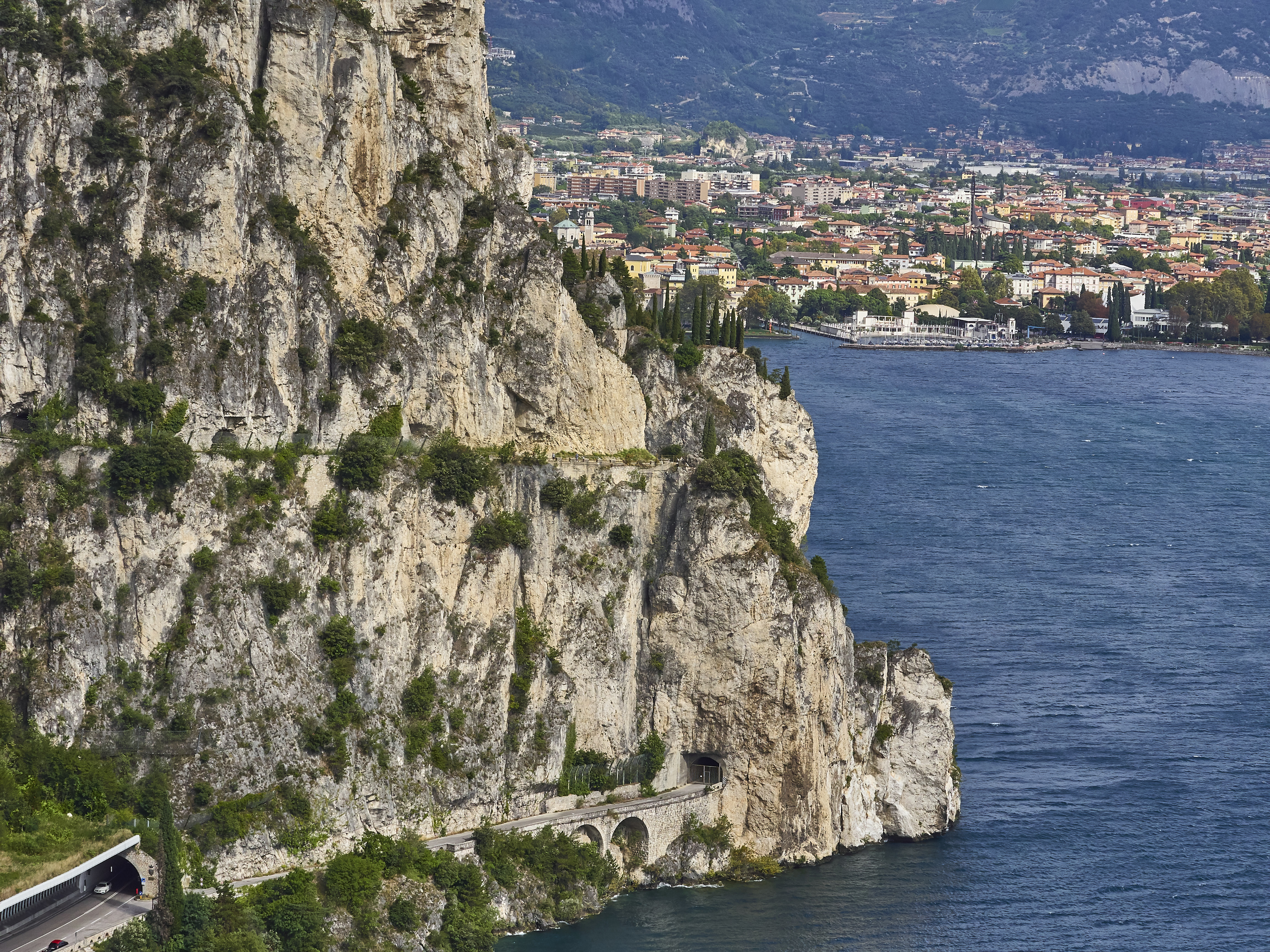 Ledrosee 20 09 19 43